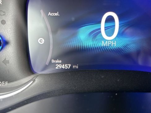 Used 2023 Chrysler Pacifica Touring-L w/ Uconnect Theater Family Group image 13