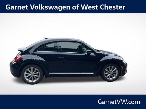 Used 2018 Volkswagen Beetle 2.0T SE FWD image 11