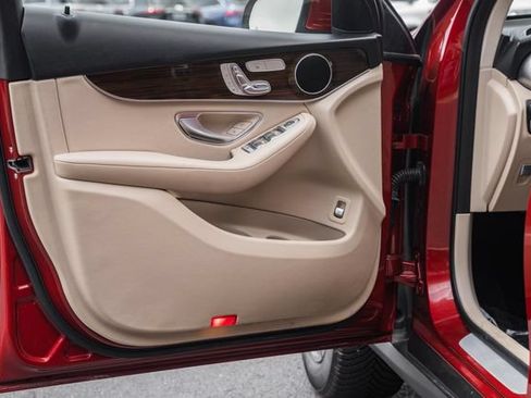 Used 2019 Mercedes-Benz GLC 300 w/ Parking Assistance Package image 34