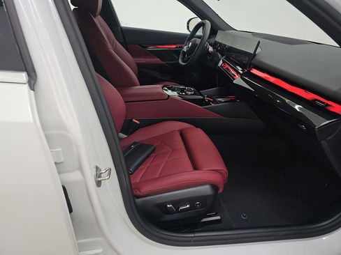 Used 2026 BMW 540i xDrive AWD/4WD image 8