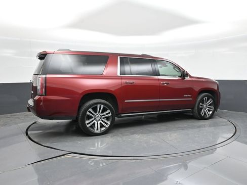 Used 2017 GMC Yukon XL Denali w/ Open Road Package AWD/4WD image 10