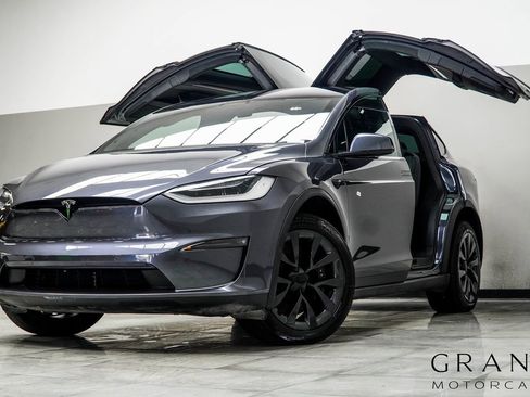 Used 2022 Tesla Model X image 2