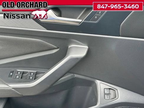 Used 2024 Volkswagen Jetta SE FWD image 9
