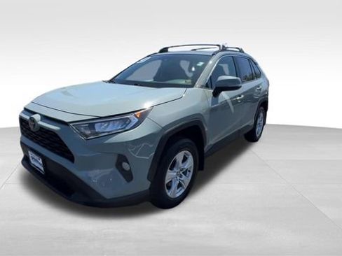 Used 2021 Toyota RAV4 XLE w/ Convenience Package image 4