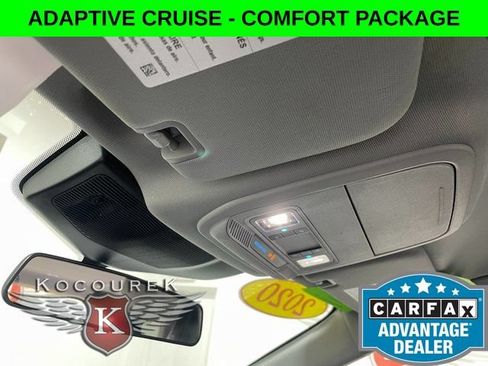 Used 2020 Ford Explorer XLT w/ Equipment Group 202A AWD/4WD image 18