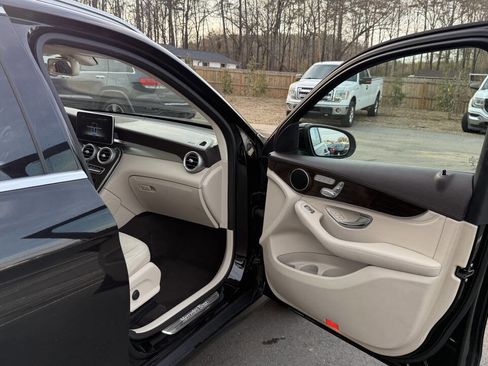 Used 2016 Mercedes-Benz GLC 300 4MATIC image 18
