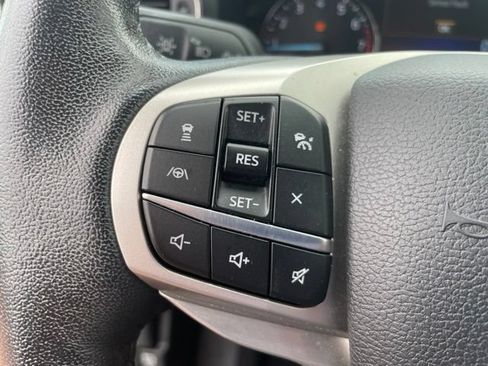 Used 2021 Ford Explorer XLT w/ Equipment Group 202A AWD/4WD image 26