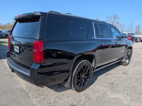 Used 2016 Chevrolet Suburban LTZ image 5