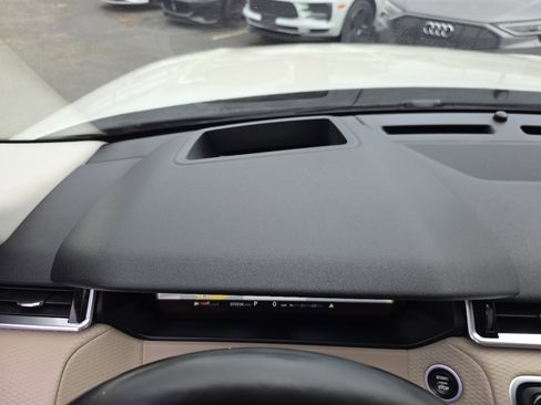 Used 2018 Land Rover Range Rover Velar S image 69