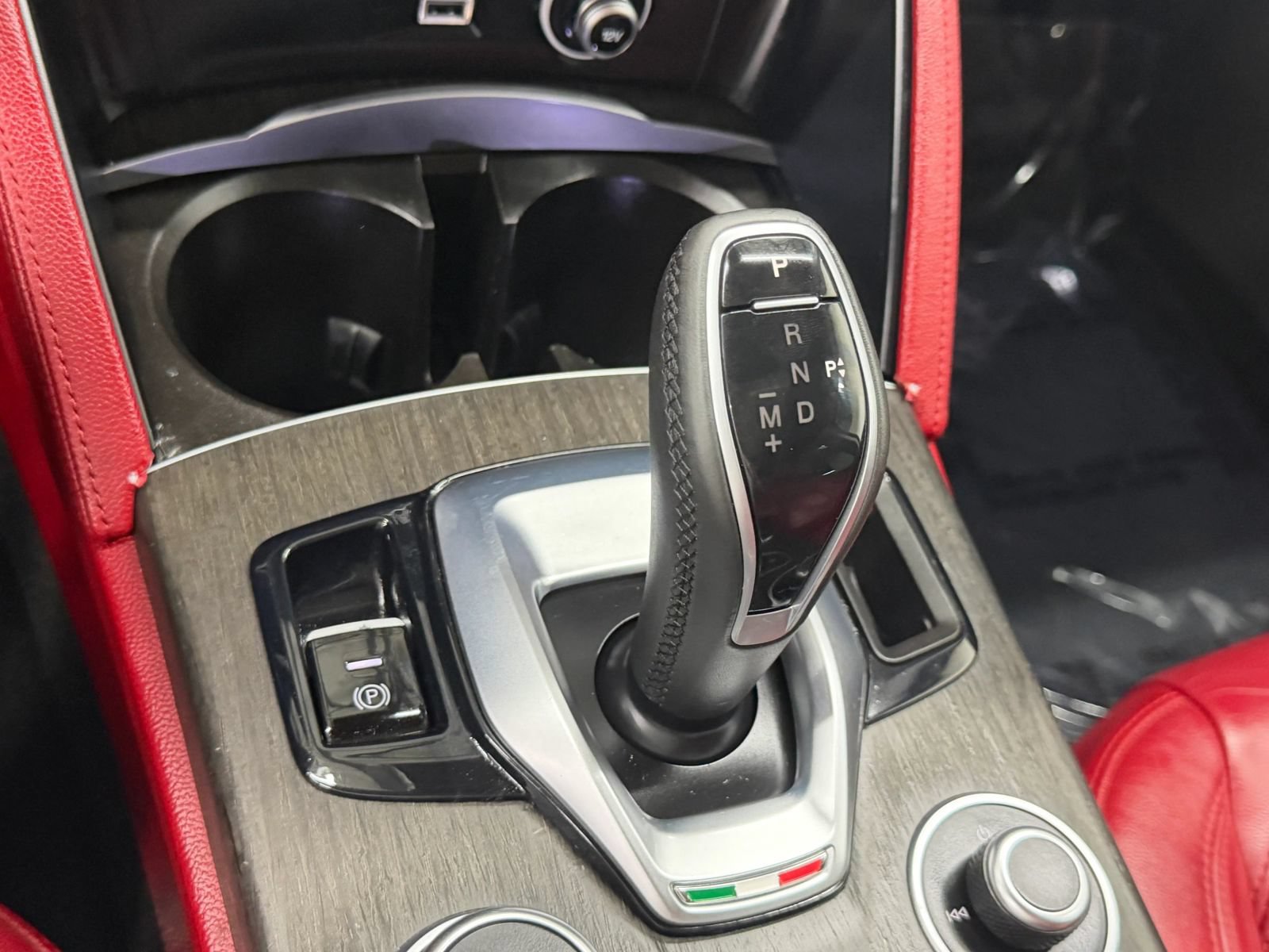 Used 2020 Alfa Romeo Stelvio Ti AWD/4WD image 33
