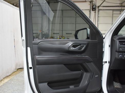 Used 2022 Chevrolet Tahoe RST w/ Luxury Package AWD/4WD image 9