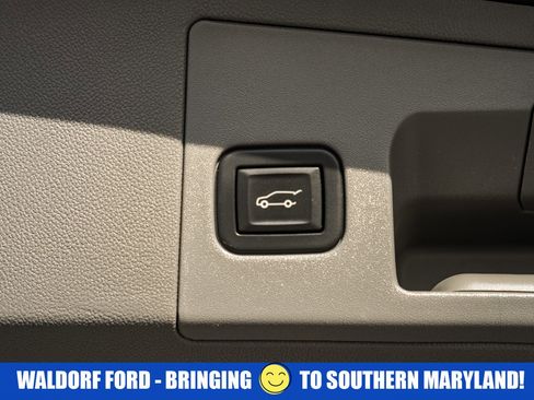 Used 2022 Cadillac XT5 Premium Luxury image 12