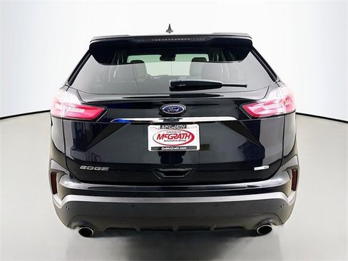 Used 2020 Ford Edge SE image 14