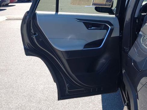 Used 2022 Toyota RAV4 XLE image 34