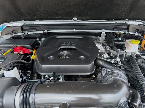 Used 2025 Jeep Wrangler Sahara w/ Safety Group image 35