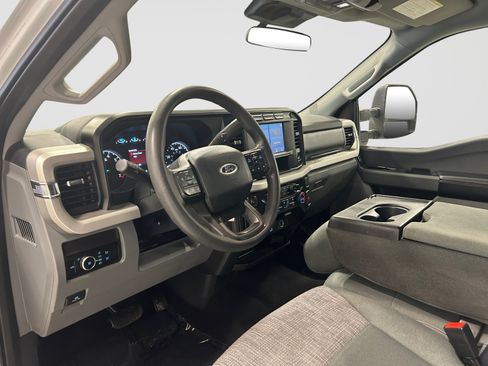 Used 2024 Ford F250 XLT AWD/4WD image 13