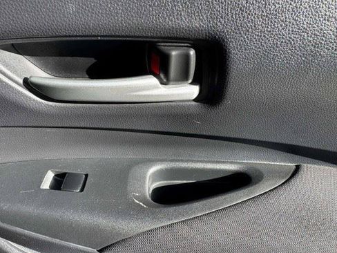 Used 2020 Toyota Corolla LE FWD image 41