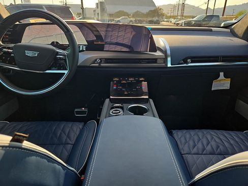 New 2026 Cadillac Vistiq Premium Luxury w/ LPO, Floor Liner Package image 19