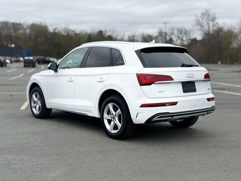 Used 2023 Audi Q5 Premium w/ Convenience Package AWD/4WD image 4