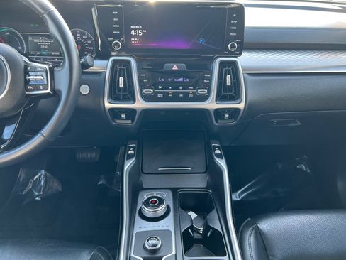 Used 2023 Kia Sorento EX w/ Panoramic Sunroof Package image 11