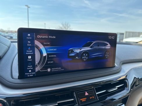 Certified 2025 Acura MDX w/ Technology Package image 24