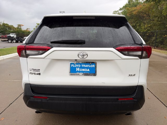 Used 2025 Toyota RAV4 XLE FWD image 4