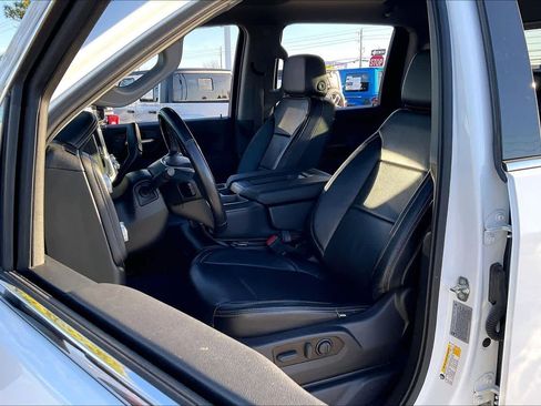 Used 2022 GMC Sierra 2500 SLE w/ SLE Convenience Package image 8