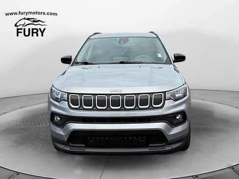 Used 2022 Jeep Compass Latitude AWD/4WD image 9