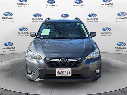Used 2022 Subaru Crosstrek 2.0i Premium w/ Moonroof Package image 2