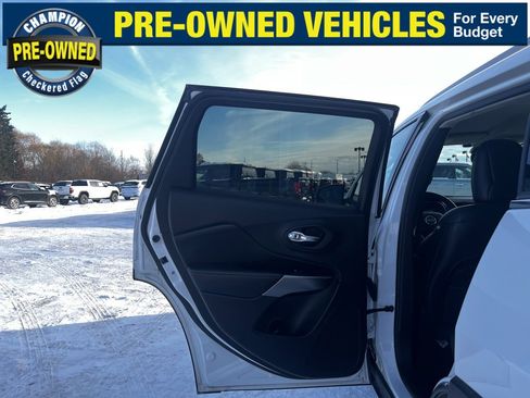 Used 2020 Jeep Cherokee Latitude Lux w/ Quick Order Package 26H Lux image 25