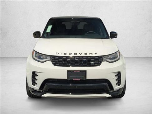 Used 2025 Land Rover Discovery Dynamic SE AWD/4WD image 2
