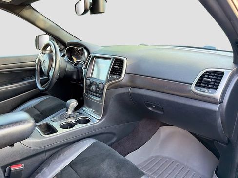 Used 2017 Jeep Grand Cherokee Altitude AWD/4WD image 14