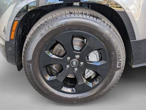 Certified 2023 Land Rover Defender 90 X-Dynamic SE image 24