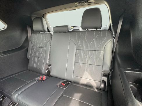 Used 2025 Buick Enclave Avenir w/ Super Cruise Package AWD/4WD image 22