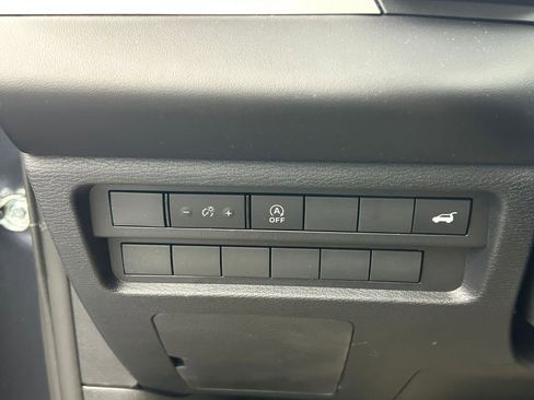 New 2026 Mitsubishi Outlander SE image 17