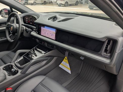 New 2026 Porsche Cayenne Coupe AWD/4WD image 25