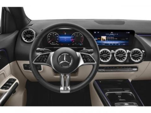Used 2025 Mercedes-Benz GLA 250 4MATIC image 10