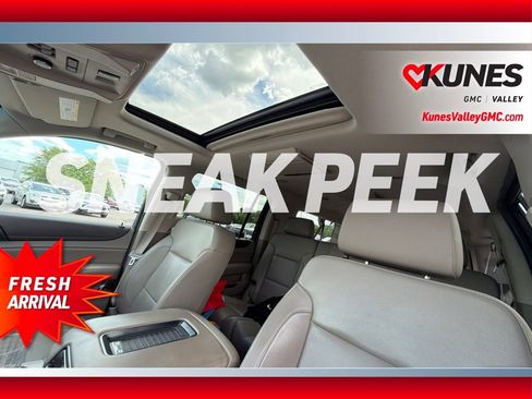 Used 2015 GMC Yukon XL SLT w/ Open Road Package AWD/4WD image 8