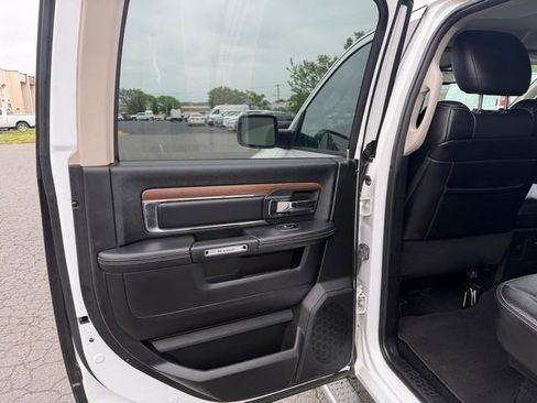 Used 2015 RAM 1500 Laramie w/ Convenience Group AWD/4WD image 11