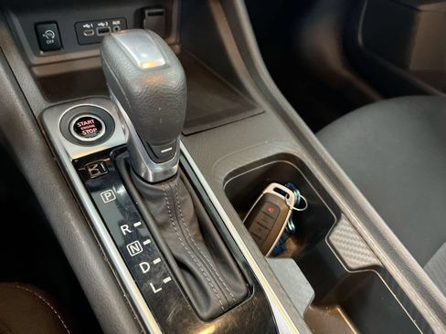 Used 2025 Nissan Sentra SV FWD image 17