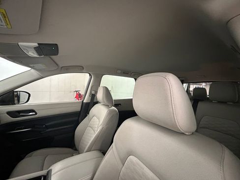 Used 2022 Nissan Pathfinder SV image 25