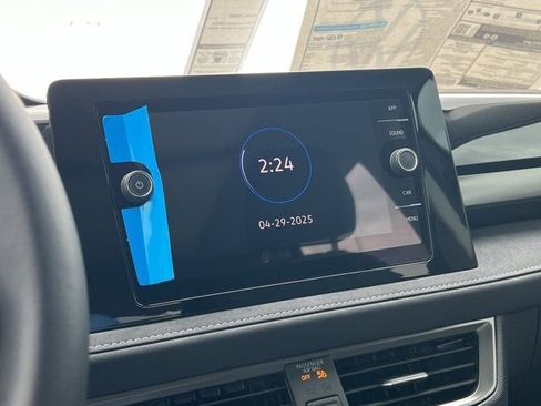 New 2025 Volkswagen Taos SE image 21