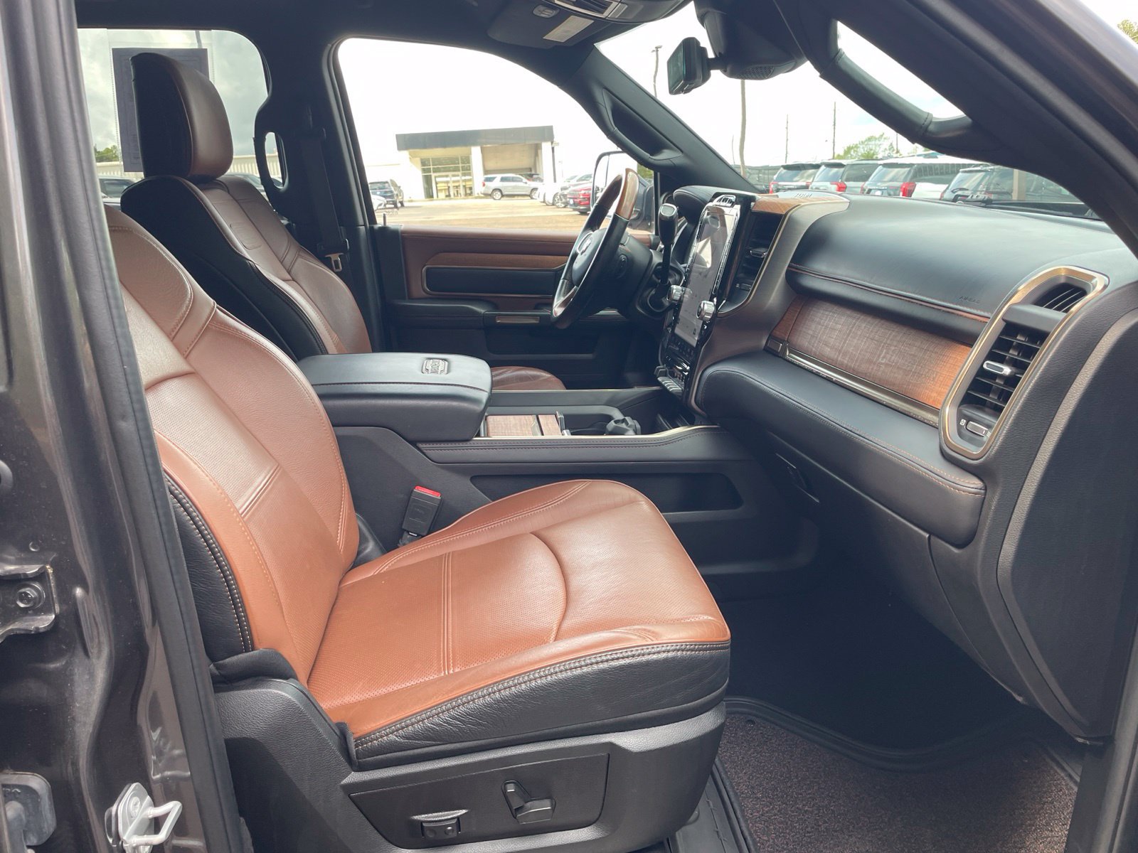 Used 2022 RAM 2500 Limited AWD/4WD image 36