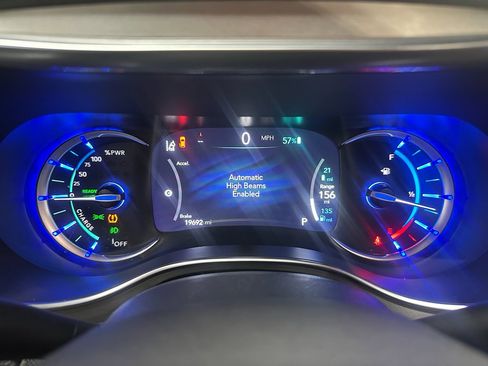 Used 2025 Chrysler Pacifica Pinnacle image 30