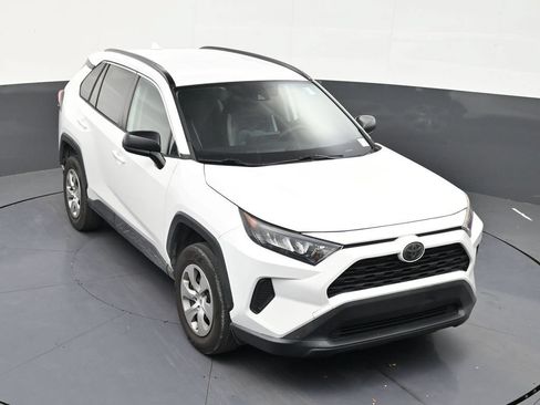 Used 2020 Toyota RAV4 LE FWD image 18