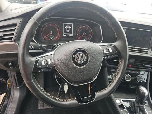 Used 2021 Volkswagen Jetta SE w/ SE Cold Weather Package image 7