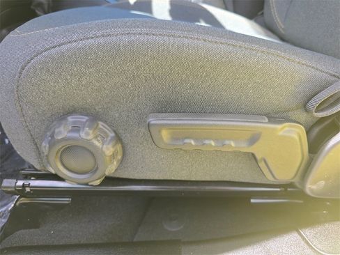 Used 2024 Jeep Wrangler Sahara image 17