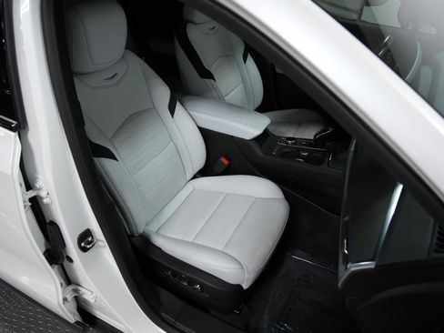 Used 2024 Cadillac XT4 Sport image 19