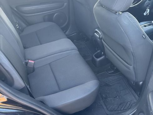 Used 2019 Honda HR-V Sport image 6