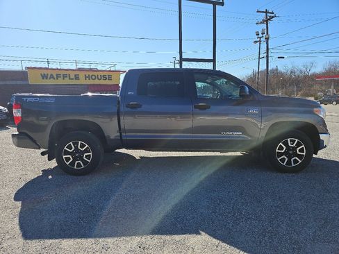 Used 2016 Toyota Tundra SR5 w/ TRD Off Road Package image 5